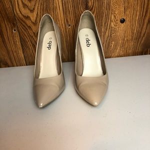 Deb heels